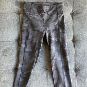 Lululemon High Rise Camo Leggings with Pockets - Size 4